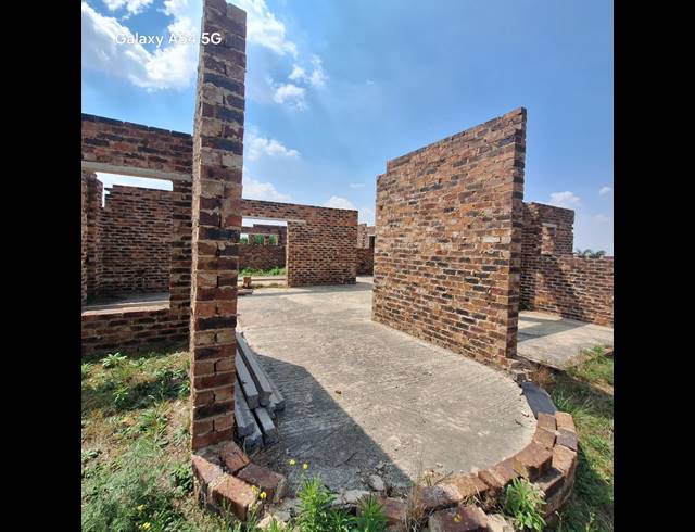 5 BEDROOM HOUSE FOR SALE IN BERG EN DAL